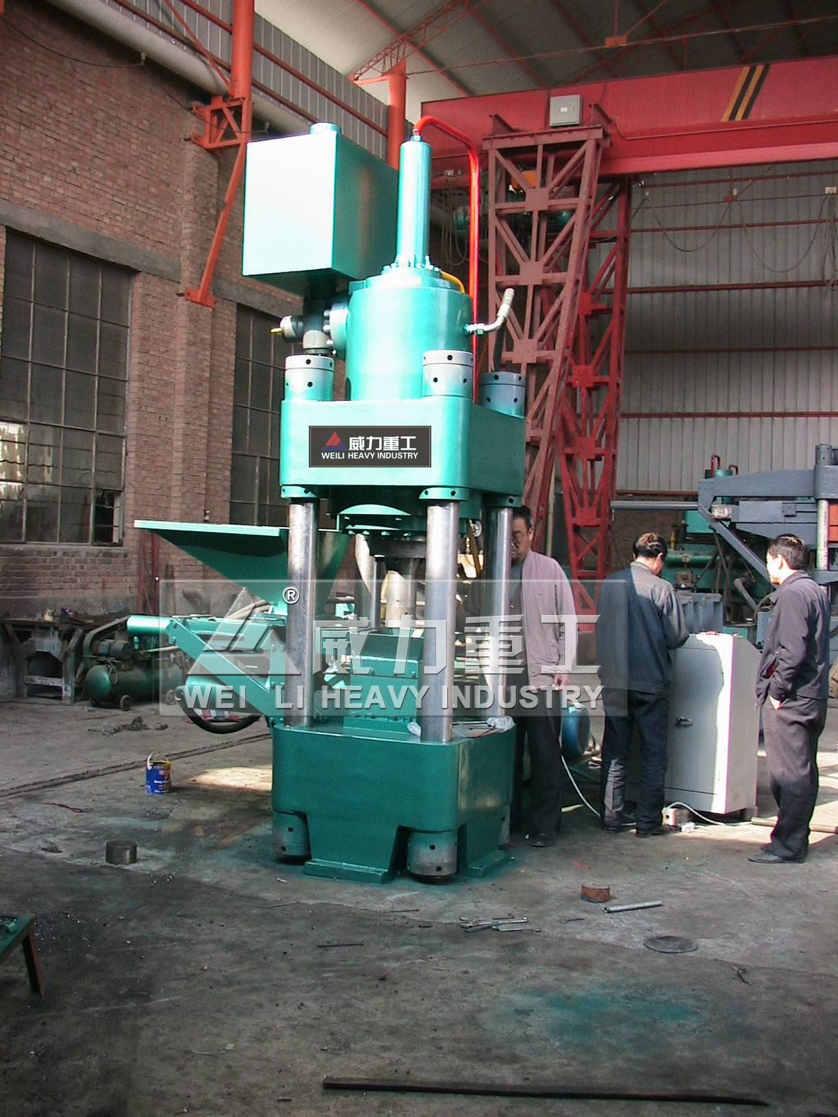 金屬屑壓塊機加工生產(chǎn)車間