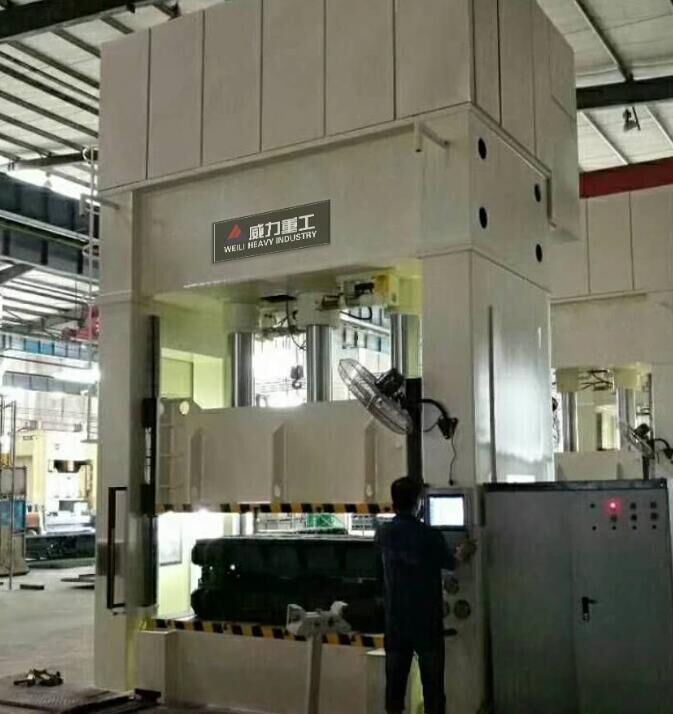 1000噸框架式液壓機(jī)