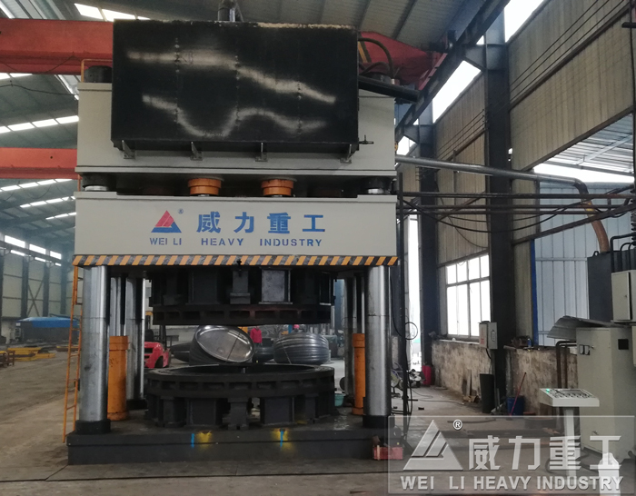 4000噸四柱液壓機(jī)廣泛應(yīng)用于汽車配件
