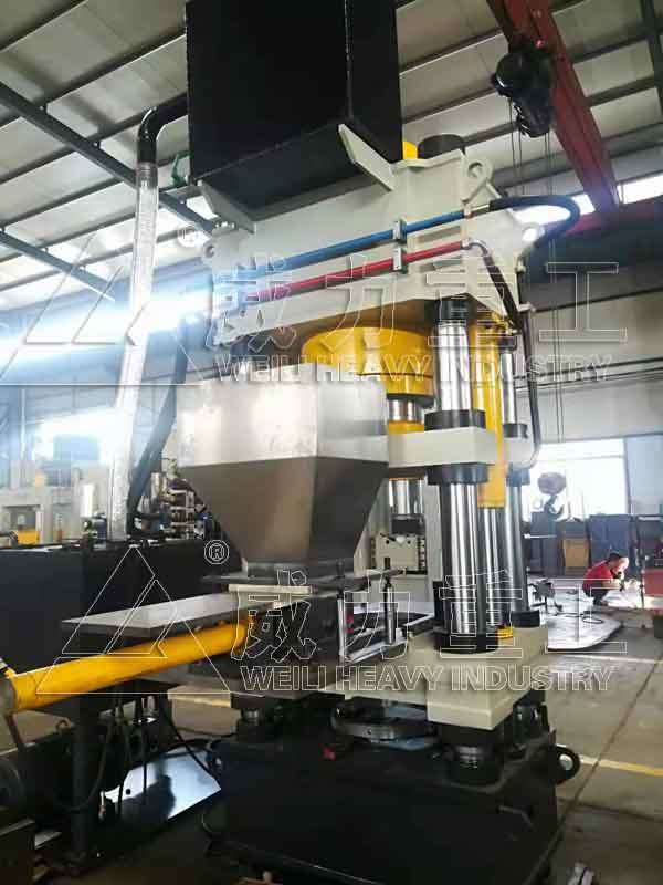 舔鹽壓塊機(jī)