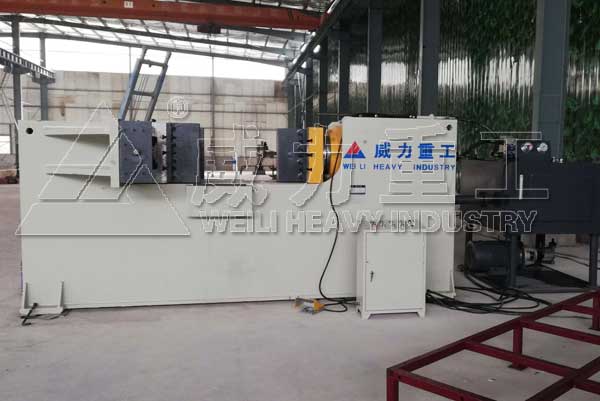 400噸臥式液壓機(jī)客戶使用現(xiàn)場