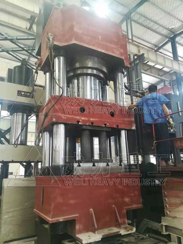 1500噸封頭熱壓成型液壓機